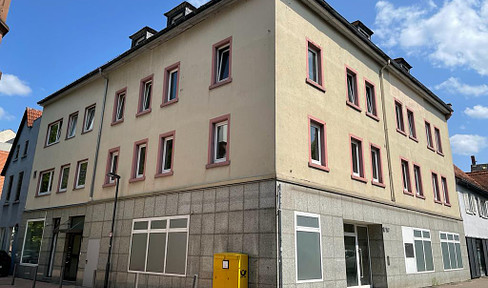 Well-kept corner house in the center of Frankfurt-Fechenheim