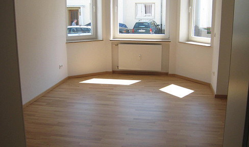 Zentrale 3ZKB mit Balkon und Garten in der Südstadt