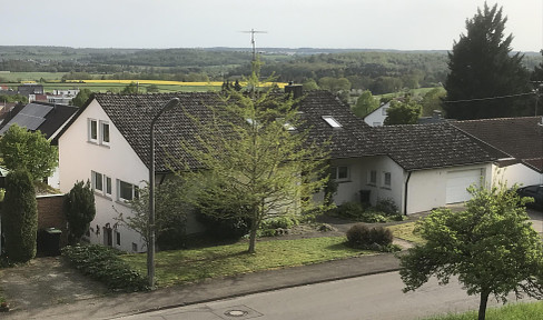 Großes Einfamilienhaus – Top Lage – Sonniger Garten