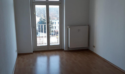 beautiful 3-room old building apartment