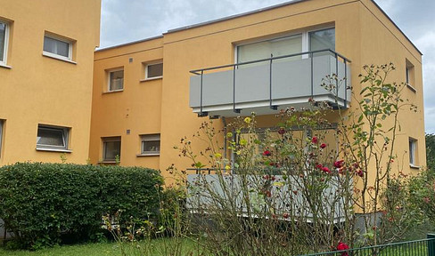 Small apartment with balcony + underground parking space Berlin Zadekstraße