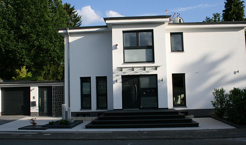Stylish house for living and working, featuring modern amenities, located in Buchschlag, Dreieich.