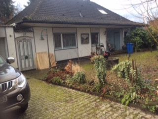 1   1/2 Familen-Haus / Winkel - Bungalow