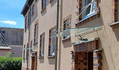Hübsche kleine 3 Zimmer WE mit Einbauküche im DG