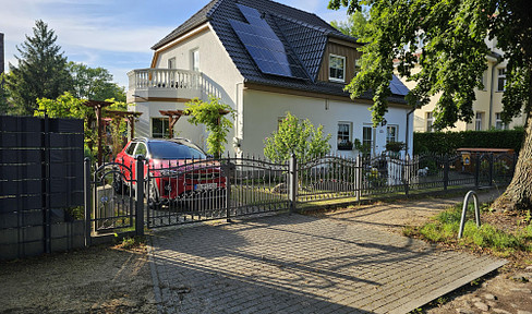 Beautiful house in a great location in Berlin Karow with PV system/without estate agent