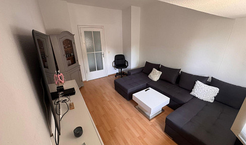 Cute 3.5 room top floor apartment with fitted kitchen and communal garden in Hürth!