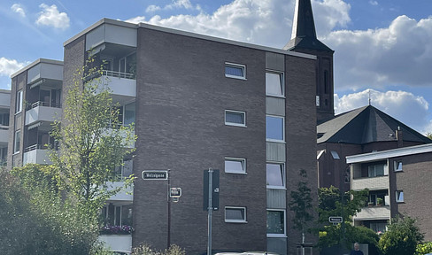 Top Lage in Heerdt - Top Wohnung - sehr gut geschnittene 4-Zimmer Wohnung - neue Küche