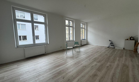 Renovated, close to the forest, old building, high ceilings, balcony, ideal for families with EBK