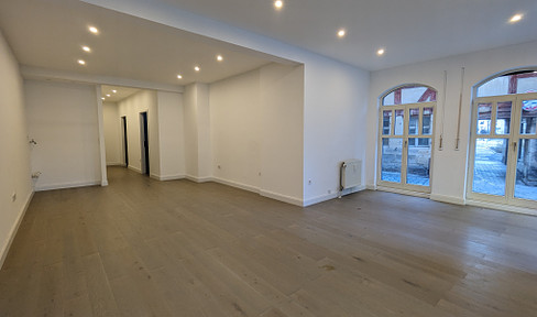 STRONG PRICE REDUCTION! Modern renovated office/shop space in the center of Altdorf near Nuremberg