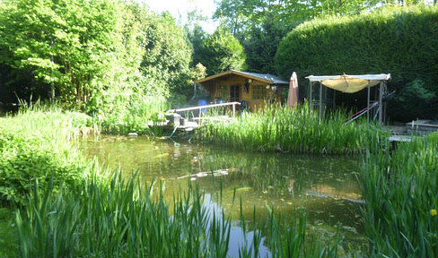 Einfamilienhaus auf parkähnlichem Anwesen von Privat
