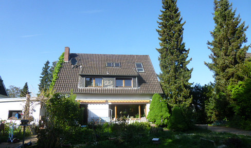 Detached house on a park-like estate