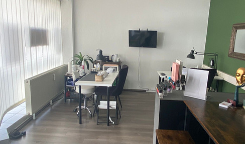 Store Commercial space Cosmetics Nail salon Hairdresser Office Shop Shop