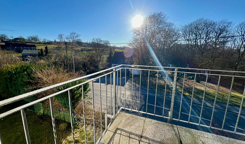 Sonnige, freundliche  3 Zimmer Wohnung mit Südwestbalkon