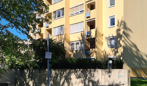 Completely renovated 2-room apartment with balcony | ideal for owner-occupiers and investors.