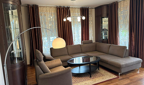 4 Zimmer Wohnung in einer Stadtvilla in Schmargendorf, Fußbodenheizung, Terrasse, 2 TG Stellplätze