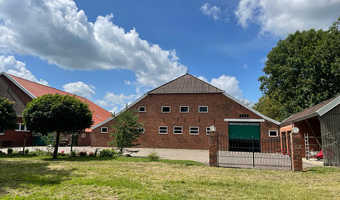 Gepflegte Freizeit-Pferdehalle  in Jemgum