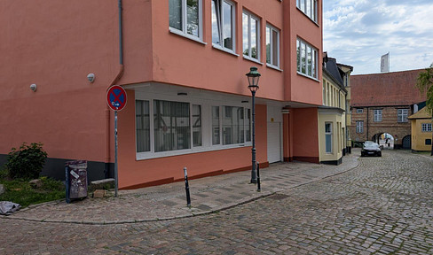 Office or practice in sought-after old town location