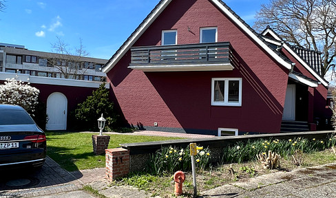 2 houses + 2 bungalows + garage, excellent location, close to the beach, well-maintained and renovated.