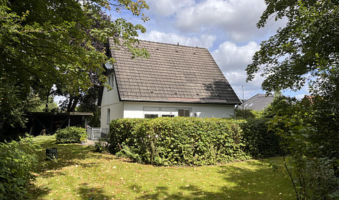 Ruhige Lage mit grossem Garten am Ende einer Stichstraße mit Vollkeller