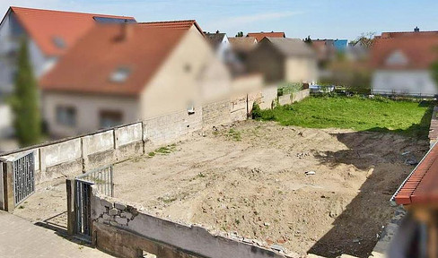 Schönes Grundstück für 2 Häuser mit großem Baufenster