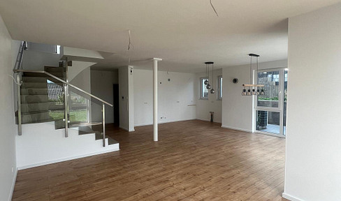 Attractive semi-detached house with high-quality interior finishes.