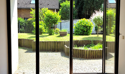 Beautiful 2-room apartment with view of large terrace and garden, Cologne-Dellbrück, commission-free