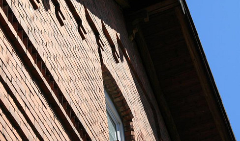 Attractive old building with 4 residential units