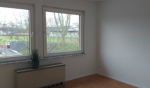 Stilvolle 1,5 Zimmer-Wohnung und großer Küche mit Balkon in Essen, 45326