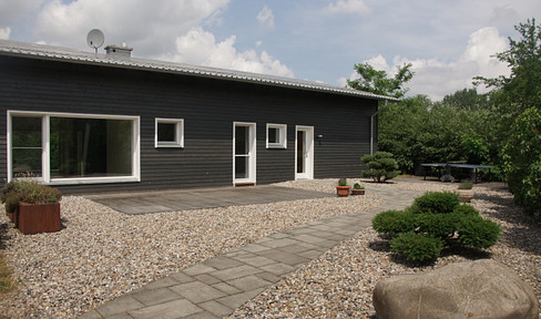 House by the lake in Groß Behnitz