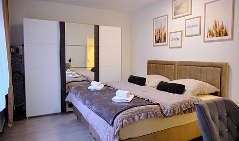 Charming apartment: XL terrace, king-size bed. Your retreat for comfort & relaxation!