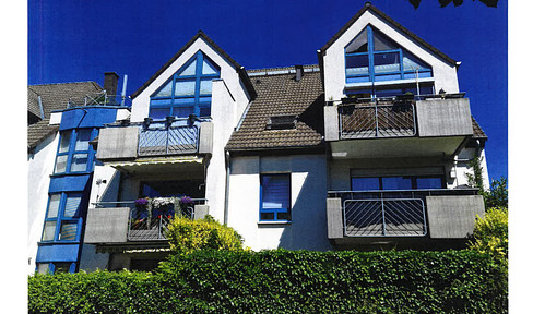 Sehr schöne 2-Zimmer-Wohnung mit Balkon und Wintergarten sowie Tiefgaragenstellplatz