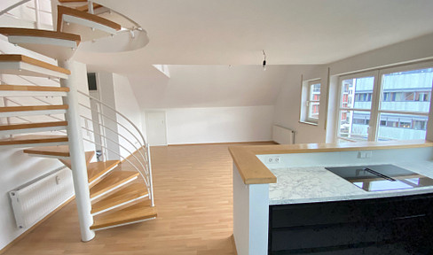 Fantastic gallery apartment, very central, new fitted kitchen