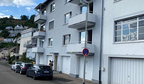 Renovierte und zentrale Wohnung mit Südbalkon und Tageslichtbad