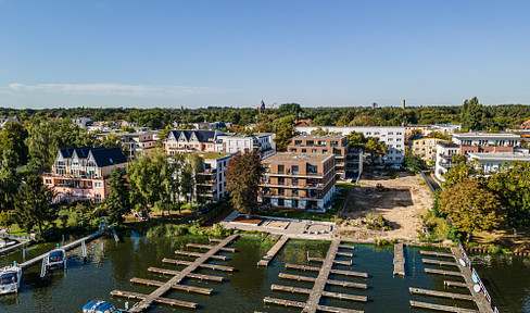 Living by the water! Terraced apartment on waterfront plot | near Adlershof, BER and Tesla