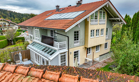 Semi-detached house with granny apartment