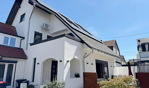 Two houses, many possibilities: A modernized residential complex in Karlsruhe-Daxlanden.