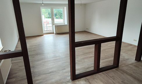 Spacious and quiet 2-room apartment, centrally located in Lauenburg, with a balcony.
