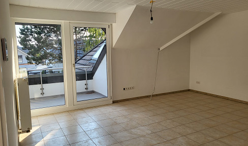 3 room attic apartment with balcony for rent in Düren-Rölsdorf