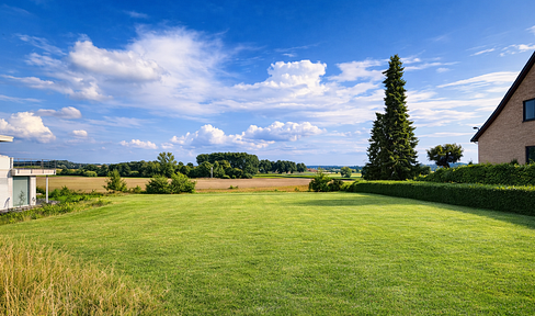 2 building plots in Wolfsburg-Heiligendorf, offering unobstructed views of the surrounding fields, located at the edge of farmland – available directly from the owner, not through a developer.