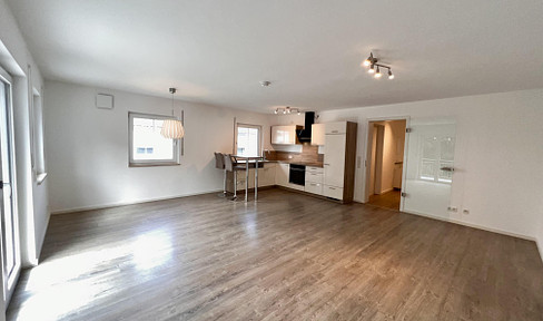 Your new home in a fantastic location - 3 rooms on the 1st floor with balcony! EEK: A