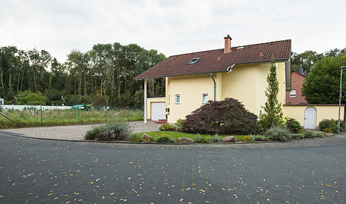 Freistehendes, massives Einfamilienhaus in einer beschaulichen Stichstraße ohne Durchgangsverkehr