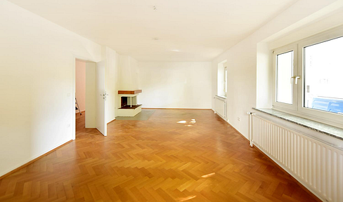 Quietly located 2.5 room apartment in the middle of Rüttenscheid with kitchen and fireplace