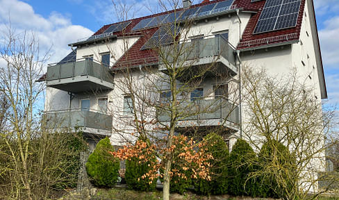 Neuwertige Moderne Helle 3 - 1/2 Zimmer Wohnung mit großer Südterrasse Sennfeld/Rempertshag