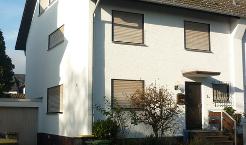 Große Doppelhaushälfte, ideal zum Wohnen und Arbeiten in einem Haus.