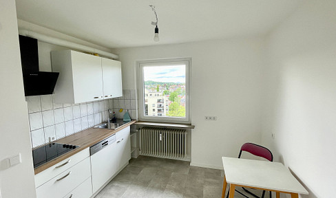 Spacious 2-room apartment in a central location with balcony