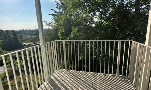 Wertbeständige, vermietete Kapital-Anlage, 5,3% Rendite: Lichtdurchfluteter, san. Altbau
