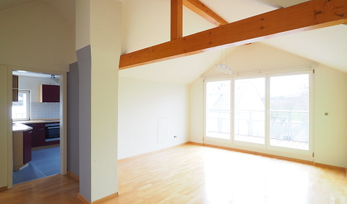 Commission-free! Well-rented 2-room attic apartment with a balcony, located in a quiet, out-of-town area of Sasbach.