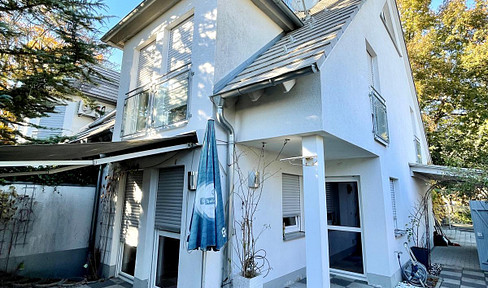 Light-flooded semi-detached house in Altenfurt