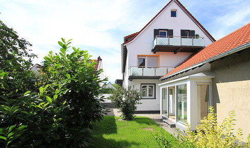 Traumhaft und PROVISIONSFREI - Wohnen wie im Einfamilienhaus incl. Garten und Garage + Carport