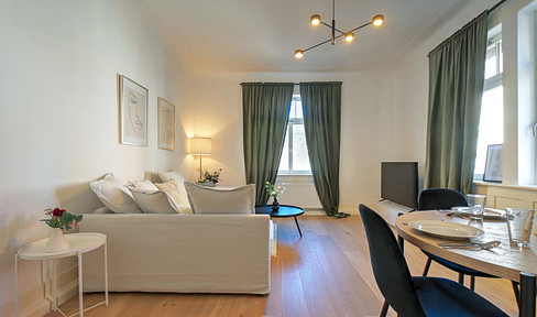 Furnished, light-flooded 2-room apartment in an old building in the south of Stuttgart with balcony